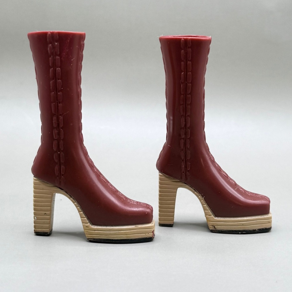 Bratz Making the Grade Fashion Pack Brown Boots MGA Entertainment 2003 Vintage
